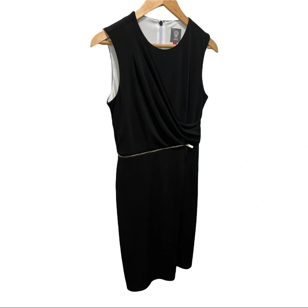 VINCE CAMUTO BLACK SLEEVELESS FAUX WRAP GOLD ZIPPERED WAIST DRESS SIZE 2